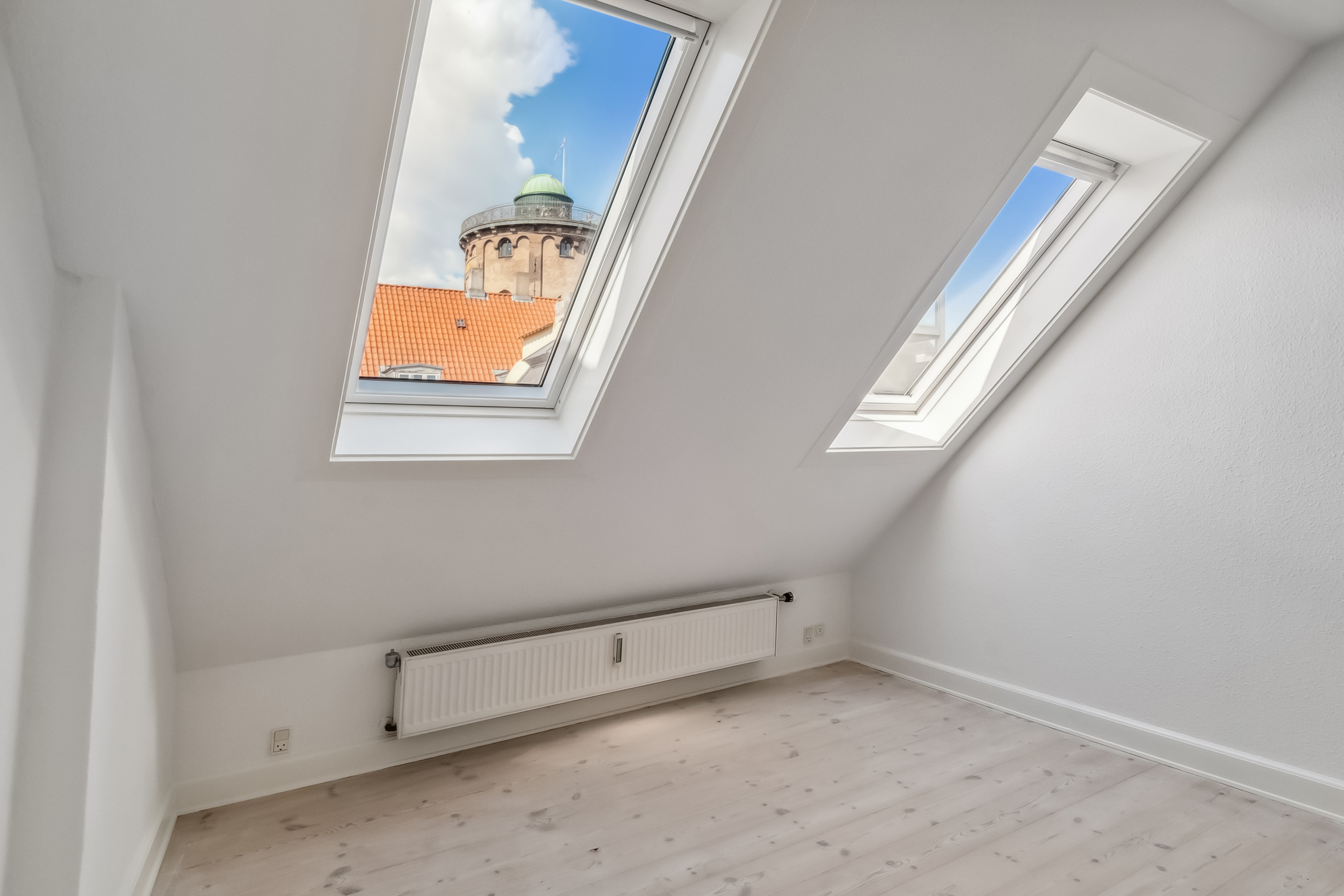Stor 2-værelses lejlighed helt centralt i København K billede 4