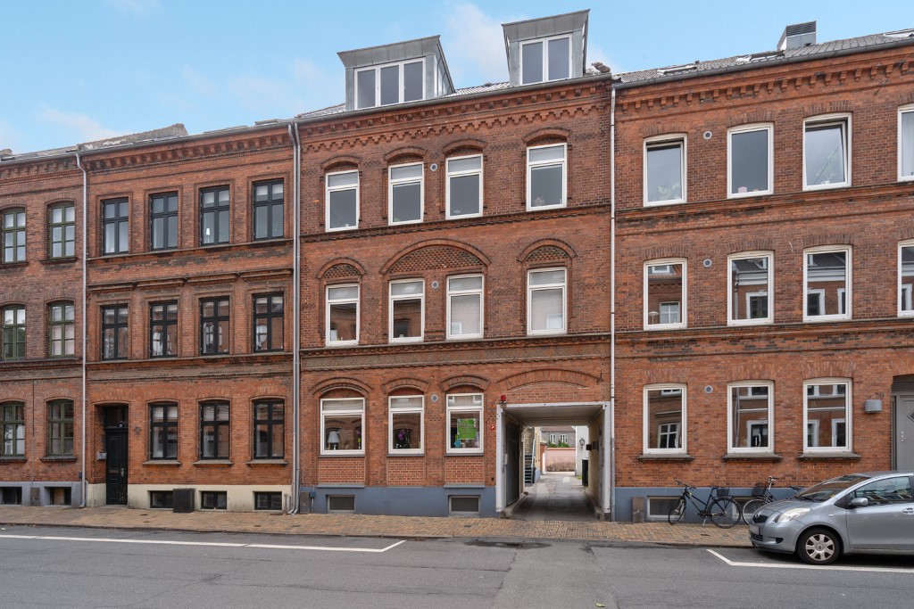 Dronningensgade 74-80